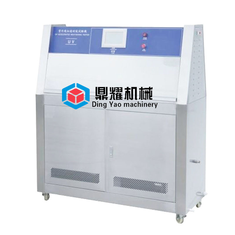 产品用途:紫外线老化试验箱采用荧光紫外灯为光源,通过模拟自然阳光中的紫外辐射和冷凝,对材料进行加速耐候性试验,以获得材料耐候性的结果。本机用于丰非金属材料、有机材料(如:涂料、油漆、橡胶、塑胶及其制品)经在阳光、湿度、温度、凝露等气候条件的变化下检验有关产品及材料老化现象程度,在短时间内得到变色,退色等情况。 一、紫外线老化试验箱技术规格: 二、箱体制作材料: 1、外壳材料:采用A3钢板喷塑处理; 2、内胆材料:进口SUS不锈钢板; 3、箱盖材料:A3钢板喷塑处理; 4、在工作室的两边共安装8支UV系列