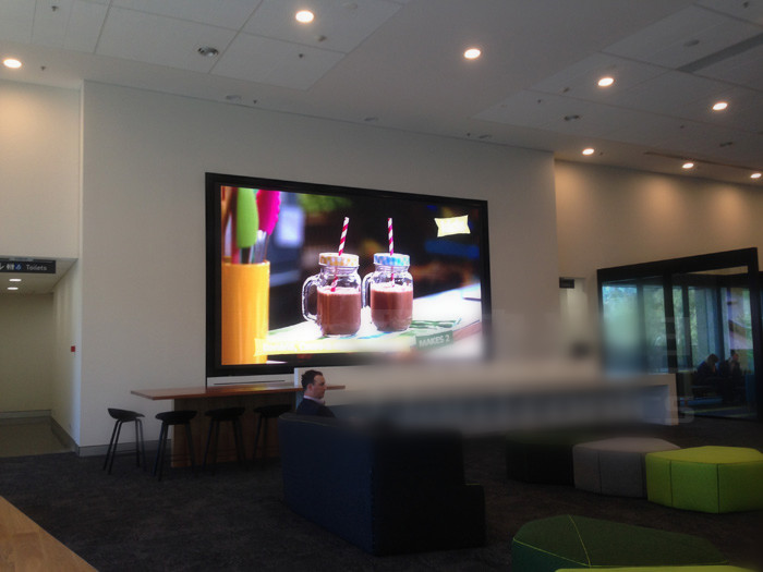 4K级LED全彩屏 进口LED芯片P3小间距显示屏