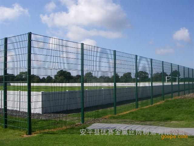 足球场围网高度设计要求,足球场围网多高几米