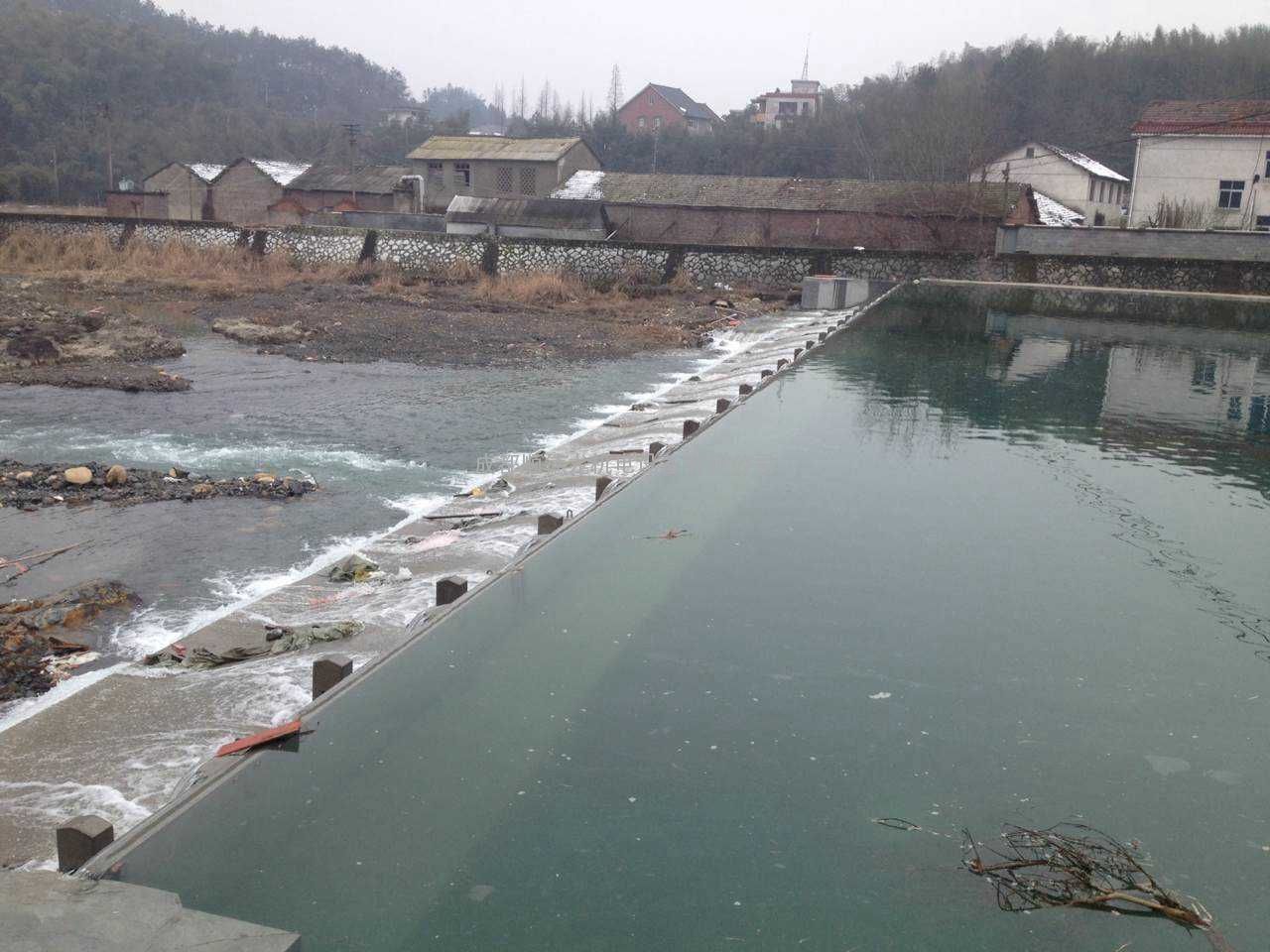 四川混凝土翻板坝|西昌水力自控翻板坝|液压翻板坝生产厂家