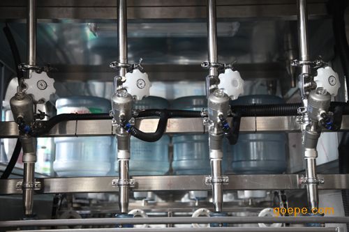 桶装山泉水生产设备操作流程-桶装山泉水生产