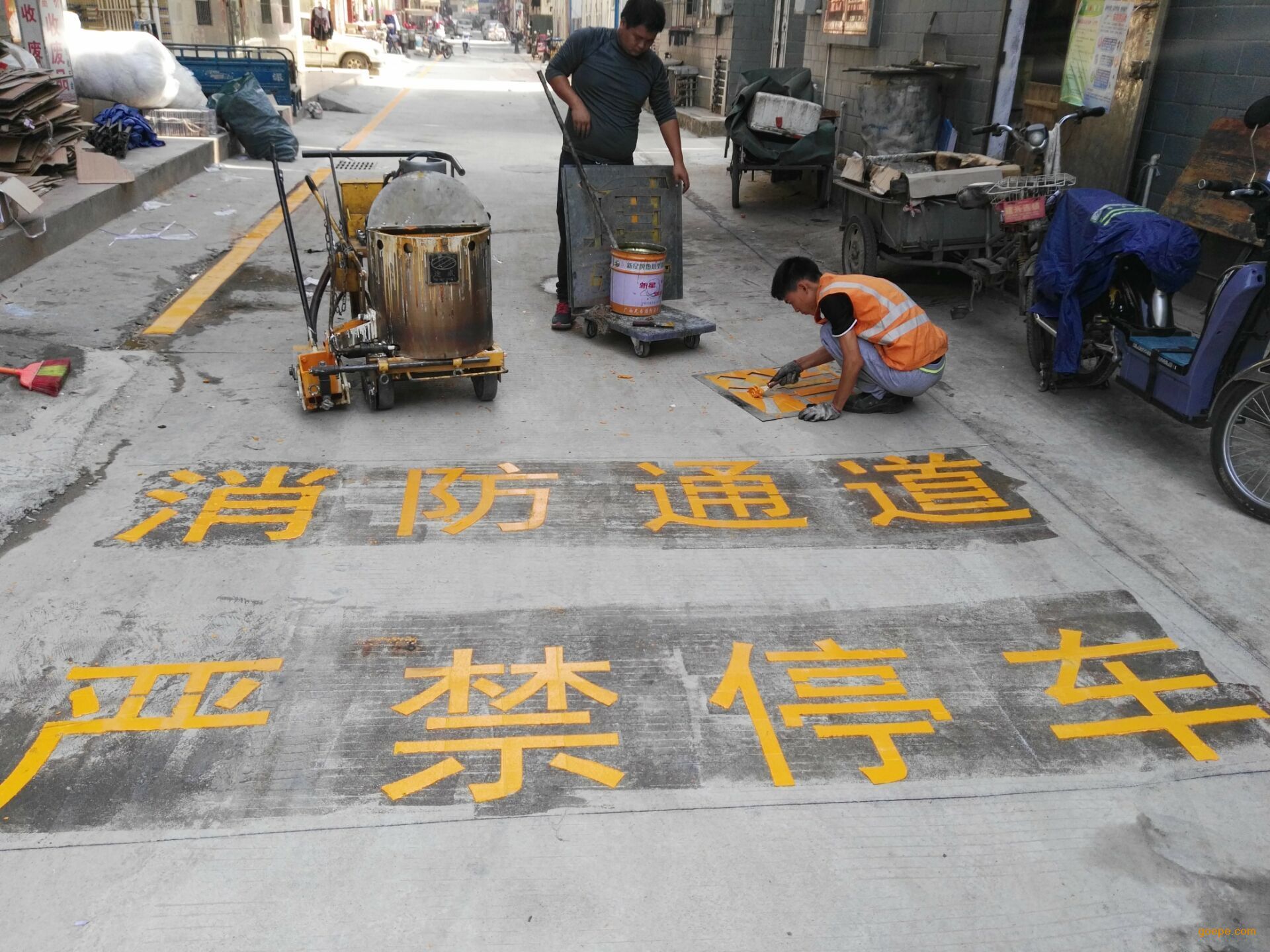 减速带划线价格_道路减速线标准规格