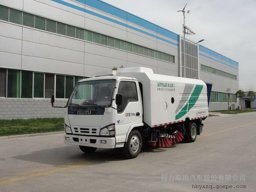 公路吸尘环卫清扫车厂家　由导电性橡胶和特殊金属双重构造，橡胶具有很强的导电性，能有效去除车内静电，而且耐磨耐用.