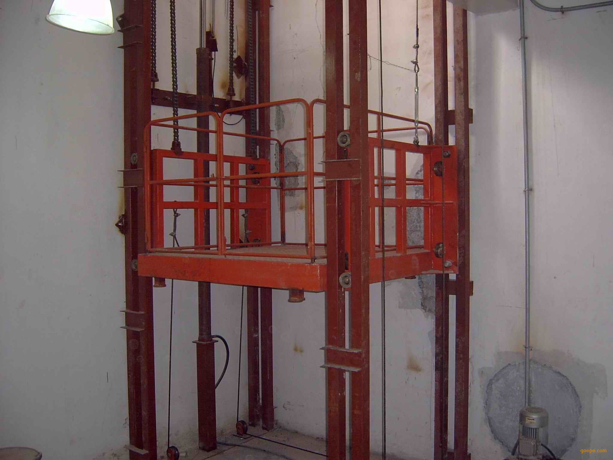 货梯升降机安装视频教程（货梯升降机安装）