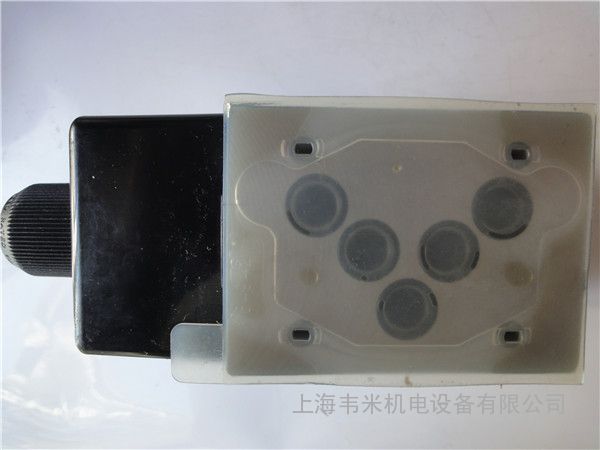 力士乐电磁阀3WE10A33/CW110N9K4