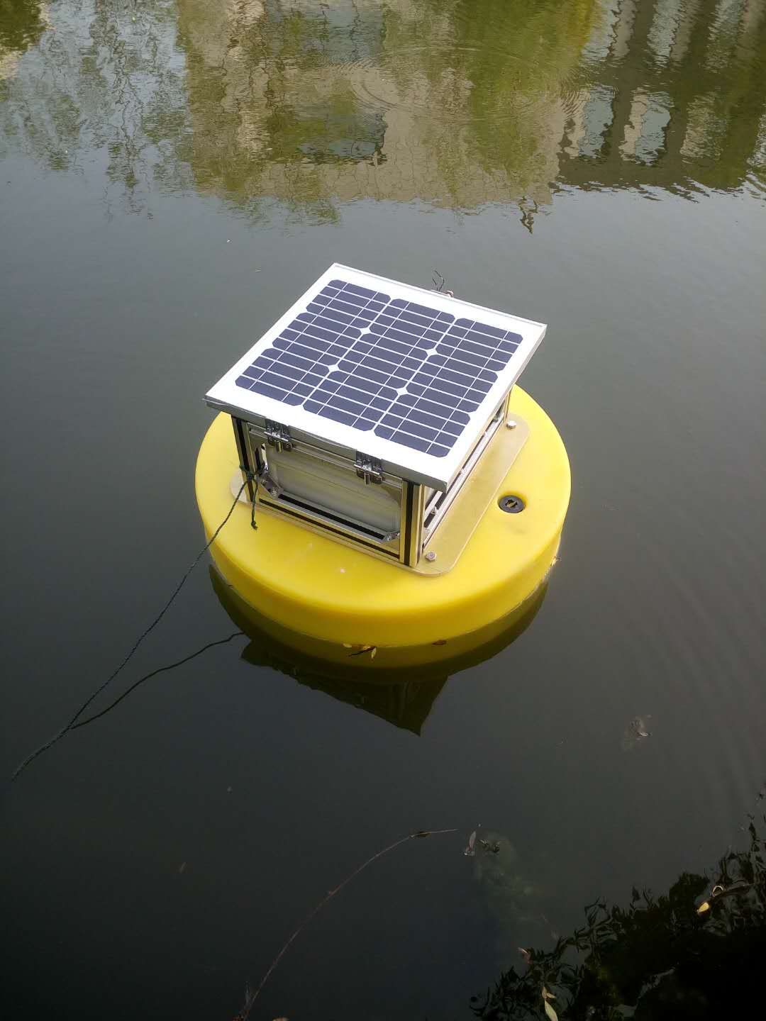 太阳能水质浮标