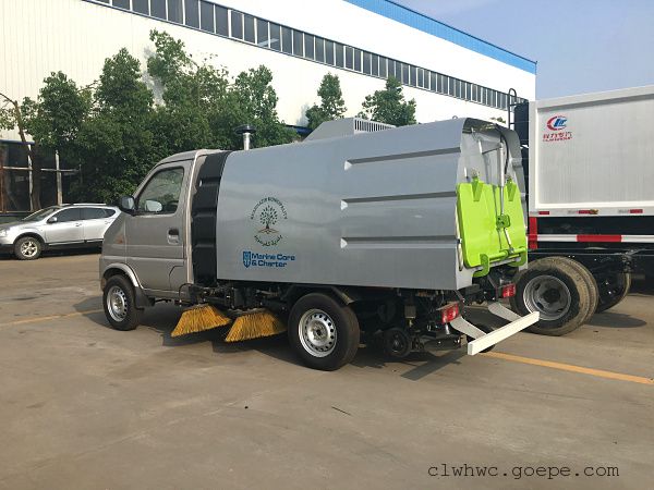 长安小型扫路车
