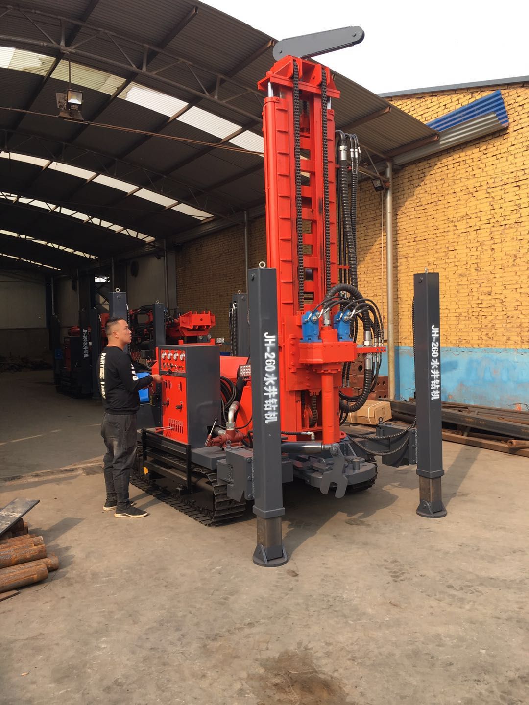 fy180型履带式全液压气动水井钻机